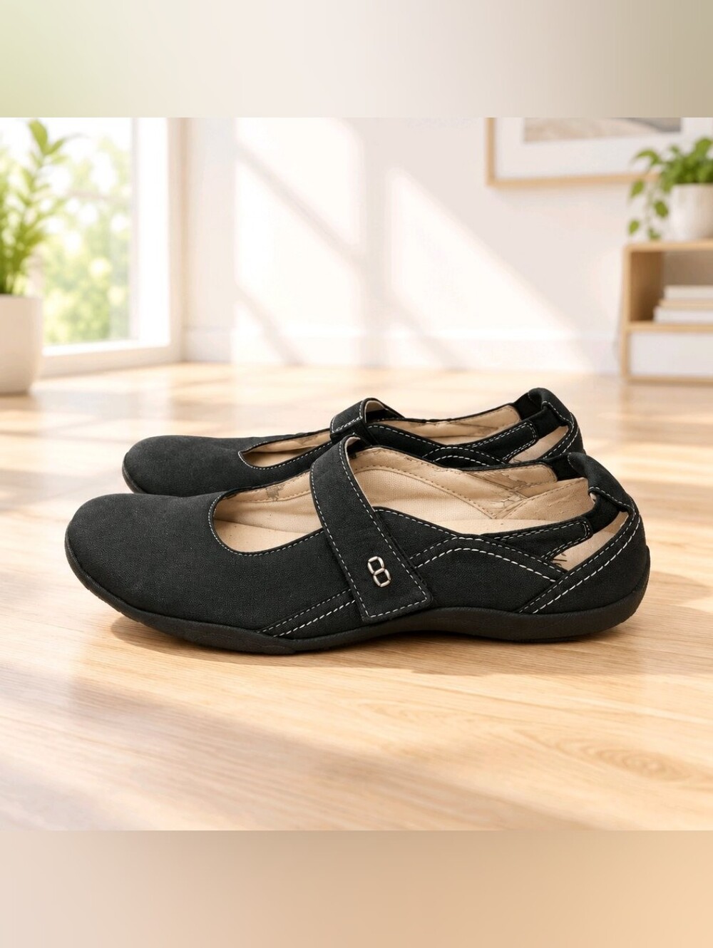 Clarks Black Suede Comfort Mary Jane Sporty Flats - Size 8.5
